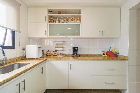 Apartamento à venda com 156m², 4 quartos e 4 vagas Apartamento à venda com 156m², 4 quartos e 4 vagasCozinha