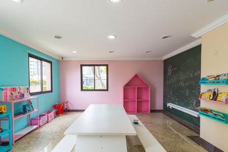 Apartamento à venda com 156m², 4 quartos e 4 vagas Apartamento à venda com 156m², 4 quartos e 4 vagasBrinquedoteca