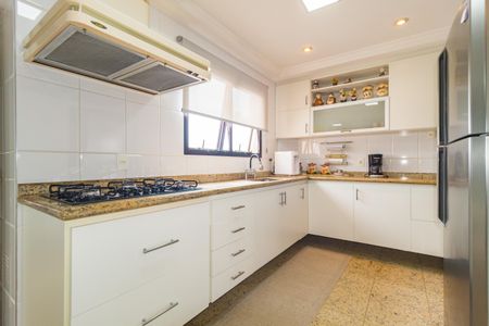 Apartamento à venda com 156m², 4 quartos e 4 vagas Apartamento à venda com 156m², 4 quartos e 4 vagasCozinha