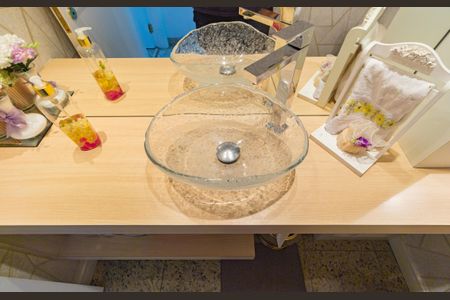 Apartamento à venda com 156m², 4 quartos e 4 vagas Apartamento à venda com 156m², 4 quartos e 4 vagasDetalhe - Lavabo