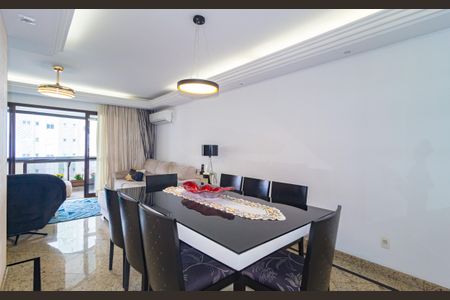 Apartamento à venda com 156m², 4 quartos e 4 vagas Apartamento à venda com 156m², 4 quartos e 4 vagasSala de Jantar