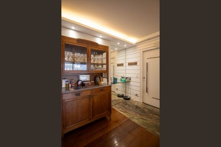 Apartamento à venda com 222m², 3 quartos e 3 vagas Apartamento à venda com 222m², 3 quartos e 3 vagasSala