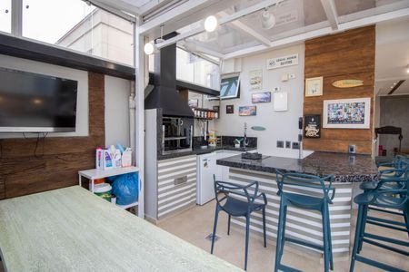 Apartamento à venda com 222m², 3 quartos e 3 vagas Apartamento à venda com 222m², 3 quartos e 3 vagasChurrasqueira