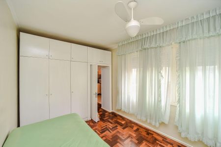 Suíte de apartamento para alugar com 1 quarto, 33m² em Vila Ipiranga, Porto Alegre