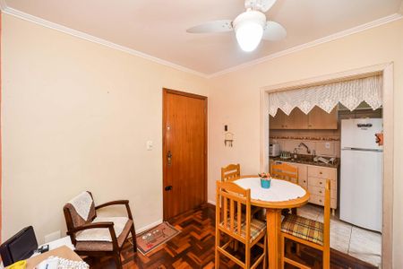 Sala de apartamento para alugar com 1 quarto, 33m² em Vila Ipiranga, Porto Alegre