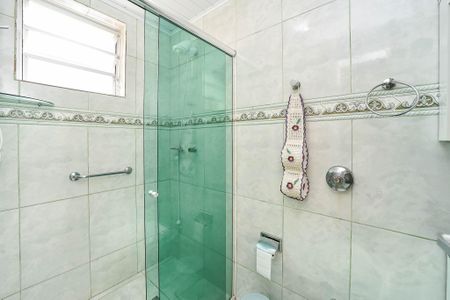 Banheiro da Suíte de apartamento para alugar com 1 quarto, 33m² em Vila Ipiranga, Porto Alegre