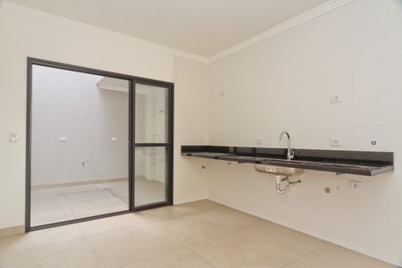 Casa à venda com 130m², 2 quartos e 2 vagas Casa à venda com 130m², 2 quartos e 2 vagasCozinha
