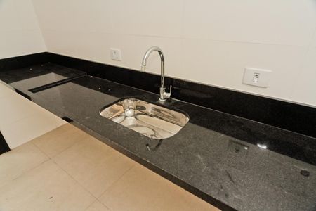 Casa à venda com 130m², 2 quartos e 2 vagas Casa à venda com 130m², 2 quartos e 2 vagasCozinha