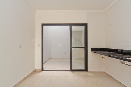 Casa à venda com 130m², 2 quartos e 2 vagas Casa à venda com 130m², 2 quartos e 2 vagasCozinha