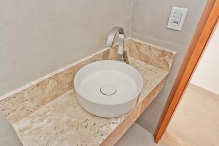 Casa à venda com 130m², 2 quartos e 2 vagas Casa à venda com 130m², 2 quartos e 2 vagasBanheiro da Suíte 1