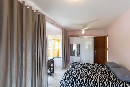 Casa de condomínio para alugar com 256m², 4 quartos e 1 vagaQuarto 2