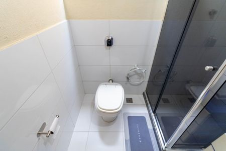 Casa de condomínio para alugar com 256m², 4 quartos e 1 vagaBanheiro