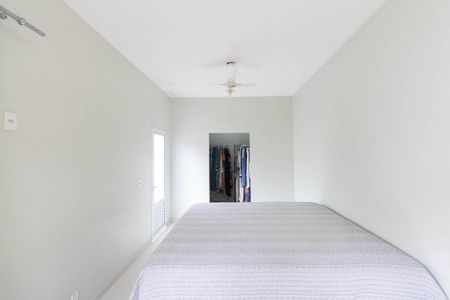 Casa de condomínio para alugar com 256m², 4 quartos e 1 vagaQuarto 1