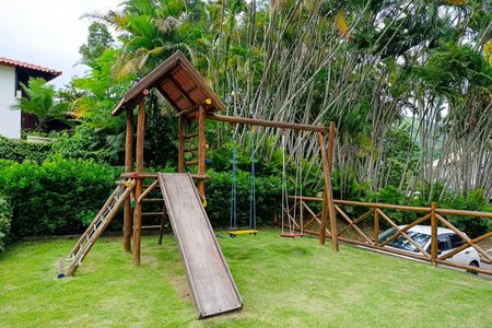 Casa de condomínio para alugar com 256m², 4 quartos e 1 vagaÁrea comum - Playground