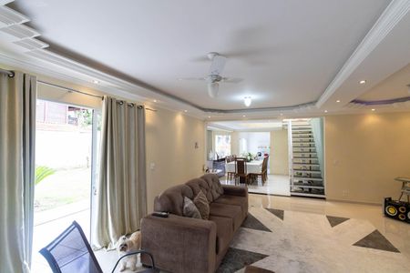 Sala de casa de condomínio para alugar com 4 quartos, 256m² em Campo Grande, Rio de Janeiro