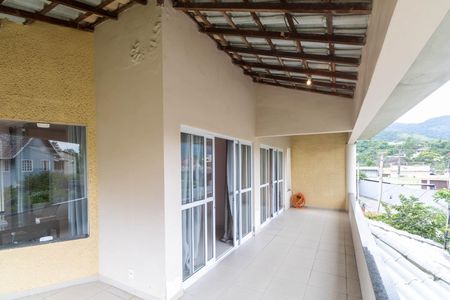 Casa de condomínio para alugar com 256m², 4 quartos e 1 vagaVaranda