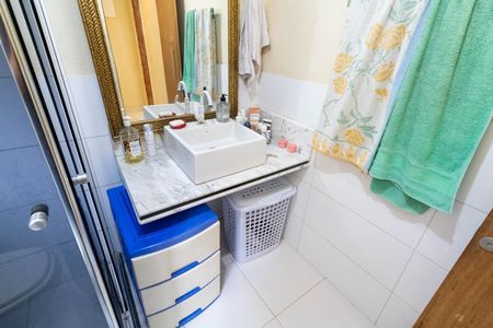 Casa de condomínio para alugar com 256m², 4 quartos e 1 vagaBanheiro