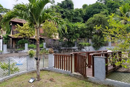 Casa de condomínio para alugar com 256m², 4 quartos e 1 vagaÁrea comum