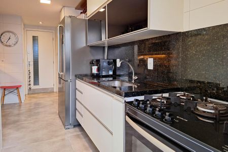 Apartamento à venda com 210m², 3 quartos e 3 vagasCozinha