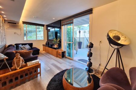 Sala de apartamento à venda com 3 quartos, 210m² em Santa Rosa, Niterói