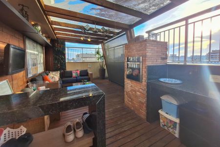 Apartamento à venda com 210m², 3 quartos e 3 vagasCobertura