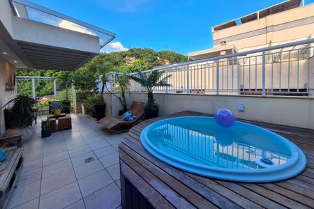 Apartamento à venda com 210m², 3 quartos e 3 vagasCobertura