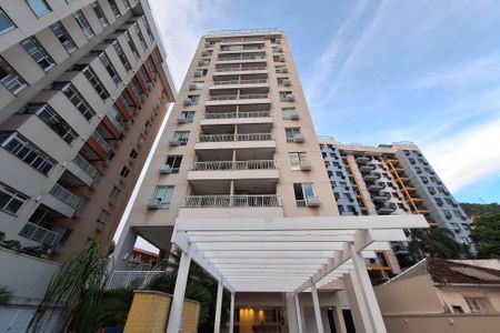 Apartamento à venda com 210m², 3 quartos e 3 vagasFachada