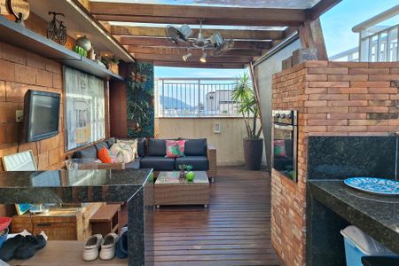 Apartamento à venda com 210m², 3 quartos e 3 vagasCobertura