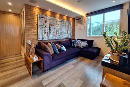 Sala de apartamento à venda com 3 quartos, 210m² em Santa Rosa, Niterói