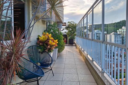 Apartamento à venda com 210m², 3 quartos e 3 vagasCobertura