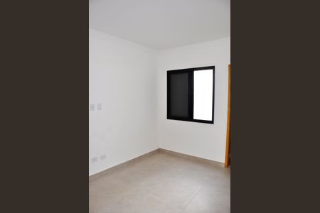 Casa à venda com 130m², 2 quartos e 2 vagasDetalhe - Quarto 02 com Suíte