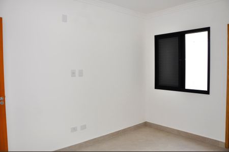 Casa à venda com 130m², 2 quartos e 2 vagasDetalhe - Quarto 02 com Suíte