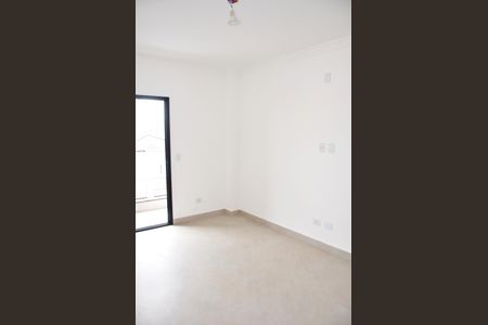 Casa à venda com 130m², 2 quartos e 2 vagasDetalhe - Quarto 01 com Suíte e Varanda