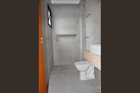 Casa à venda com 130m², 2 quartos e 2 vagasDetalhe - Suíte