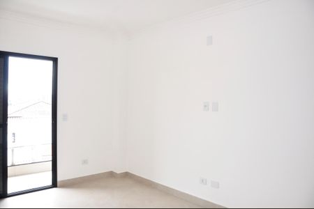 Casa à venda com 130m², 2 quartos e 2 vagasDetalhe - Quarto 01 com Suíte e Varanda