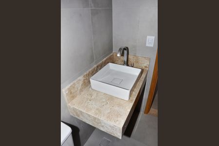 Casa à venda com 130m², 2 quartos e 2 vagasDetalhe - Suíte