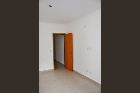 Casa à venda com 130m², 2 quartos e 2 vagasDetalhe - Quarto 02 com Suíte