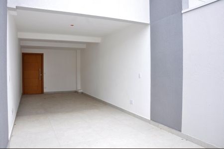 Casa à venda com 130m², 2 quartos e 2 vagasGaragem