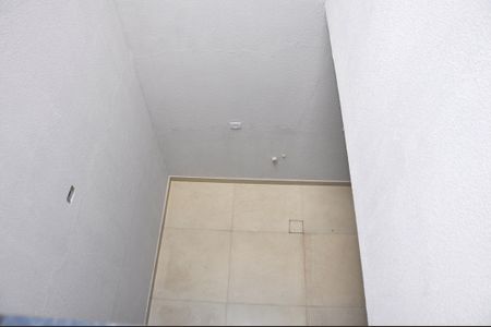 Casa à venda com 130m², 2 quartos e 2 vagasDetalhe - Vista do Quarto 02 com Suíte