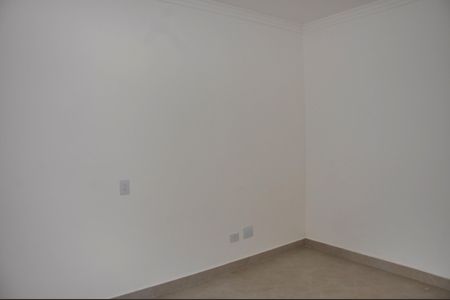 Casa à venda com 130m², 2 quartos e 2 vagasDetalhe - Quarto 02 com Suíte