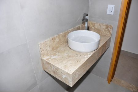 Casa à venda com 130m², 2 quartos e 2 vagasDetalhe - Suíte