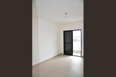 Casa à venda com 130m², 2 quartos e 2 vagasDetalhe - Quarto 01 com Suíte e Varanda