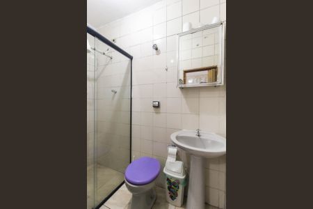 Casa à venda com 73m², 4 quartos e 2 vagasBanheiro