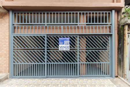 Casa à venda com 73m², 4 quartos e 2 vagasFachada