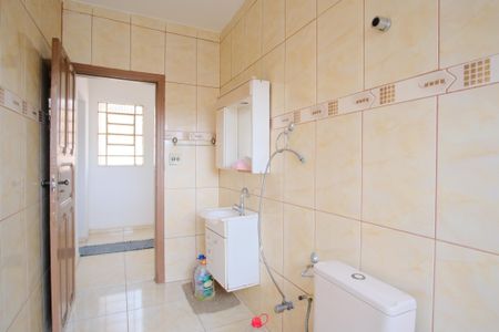 Casa à venda com 154m², 3 quartos e 1 vagaBanheiro