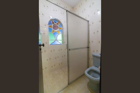 Casa de condomínio para alugar com 250m², 3 quartos e 4 vagasBanheiro