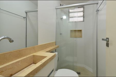 Apartamento à venda com 49m², 2 quartos e 1 vaga Apartamento à venda com 49m², 2 quartos e 1 vagaBanheiro social