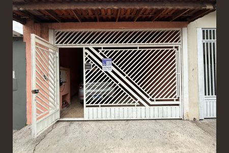 Casa à venda com 184m², 3 quartos e 2 vagasFachada