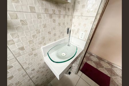 Casa à venda com 184m², 3 quartos e 2 vagasBanheiro Social