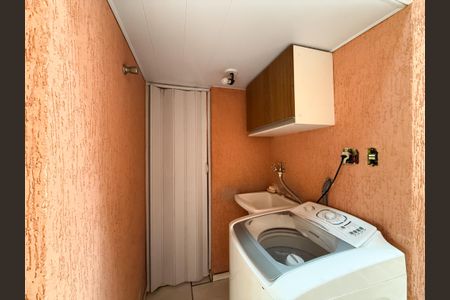 Casa à venda com 184m², 3 quartos e 2 vagasÁrea de Serviço e churrasqueira